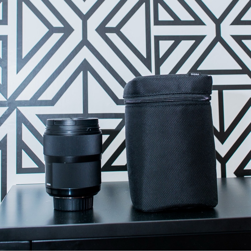 (FOR PARTS/REPAIR) Sigma Art 35mm f/1.4 DG HSM Lens for Nikon F
